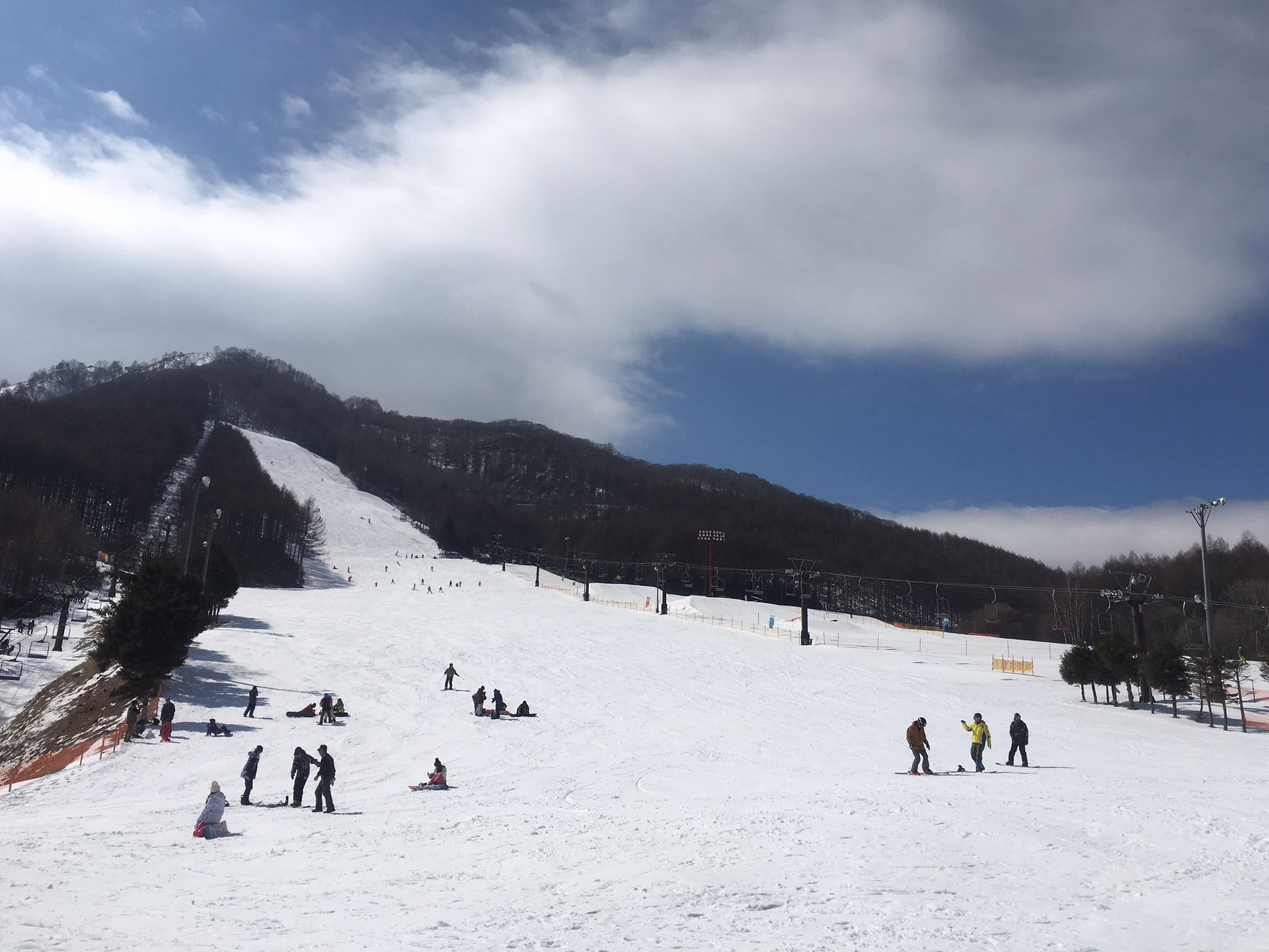 A second frame from the lunch break at a Nagano ski resort